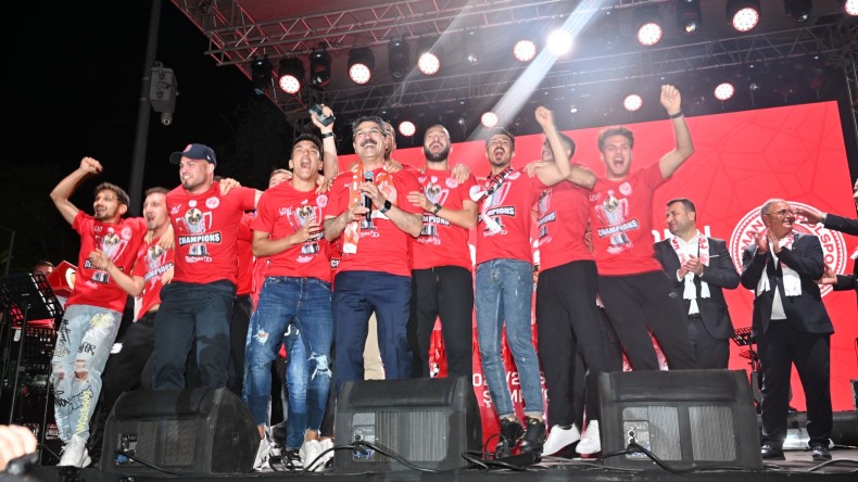 Petrolspor, düzenlenen programla şampiyonluğunu kutladı.