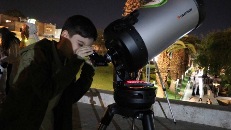 Balıklıgöl’de teleskoplarla çocuklara gökyüzü izletildi