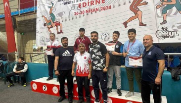 Berat Alkan güreşte Türkiye şampiyonu