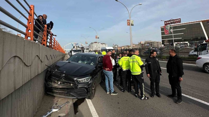 Diyarbakır’da 7 aracın karıştığı zincirleme kazada 4 kişi yaralandı