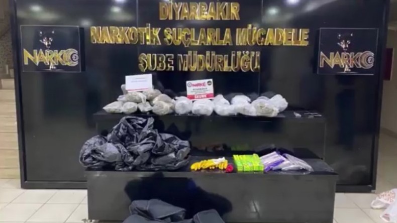 Diyarbakır’da uyuşturucu tacirlerine operasyon: 17 tutuklama