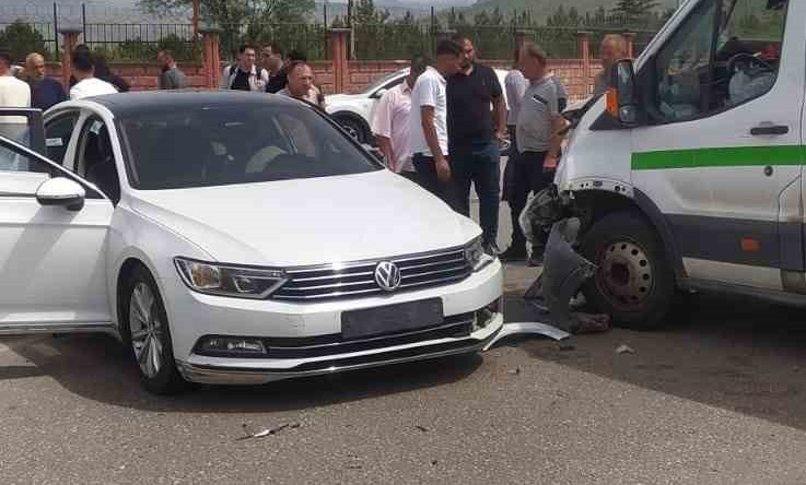 Siirt’te otomobil ile minibüs çarpıştı: 7 yaralı